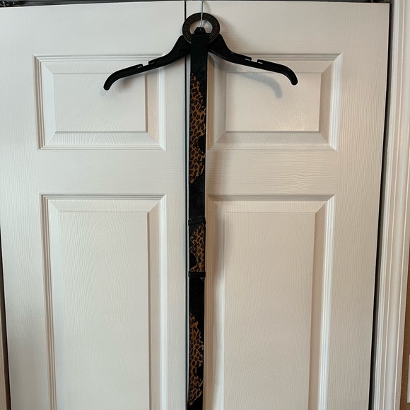 Chico’s adjustable leopard leather belt - Picture 4 of 6